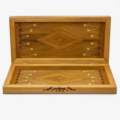 تخته نرد چوبی تمام گردو طرح گل و بوته کد 125